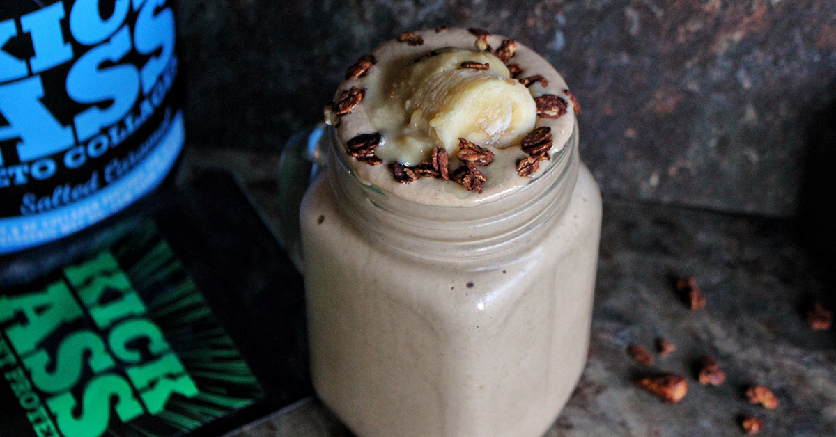 Protein-rich granola smoothie in jar.